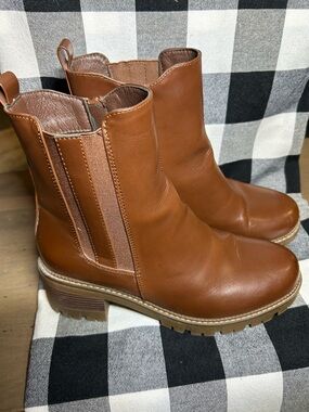 Pierre Dumas Cognac Brown Chelsea Lug Ankle Boots